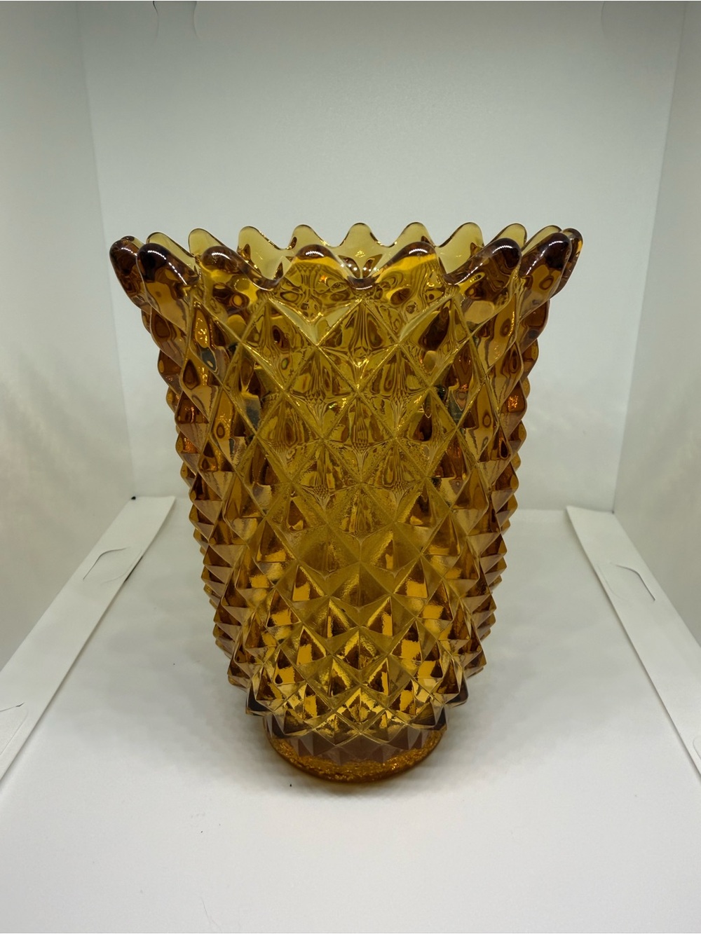BEAUTIFUL AMBER GLASS VASE DIAMOND CUT PATTERN BY IMPERIAL GLASS 1952-1972